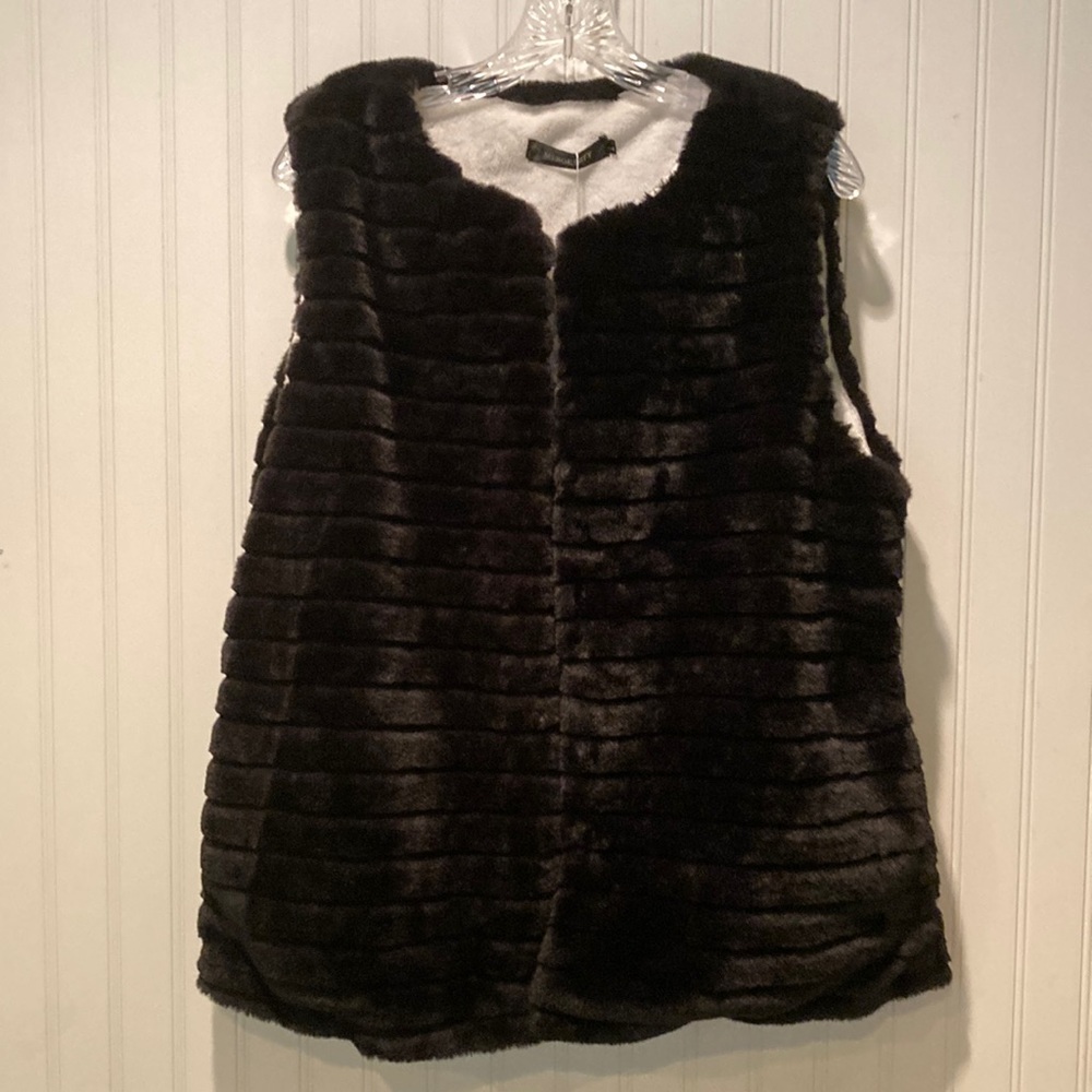 Merokeety Faux Fur Vest Size Large